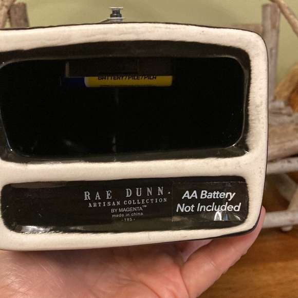 NEW! Rae Dunn BLACK HAUNTED HOUSE TABLETOP HALLOWEEN CLOCK - Picture 6 of 8